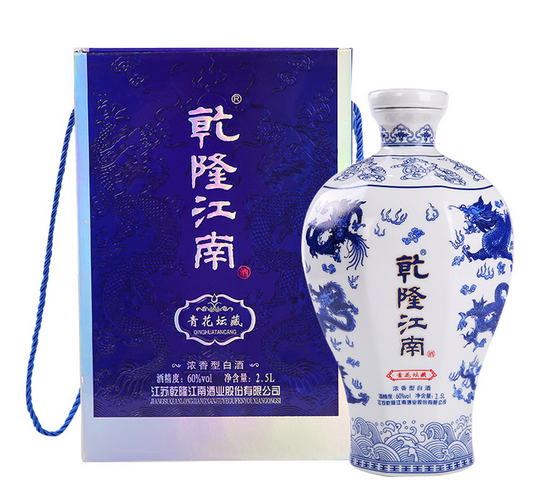 乾隆江南青花坛藏酒实拍图