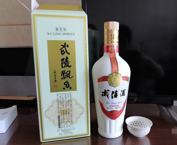 武陵飘香酒经典版实拍图 武陵飘香酒经典版实拍图